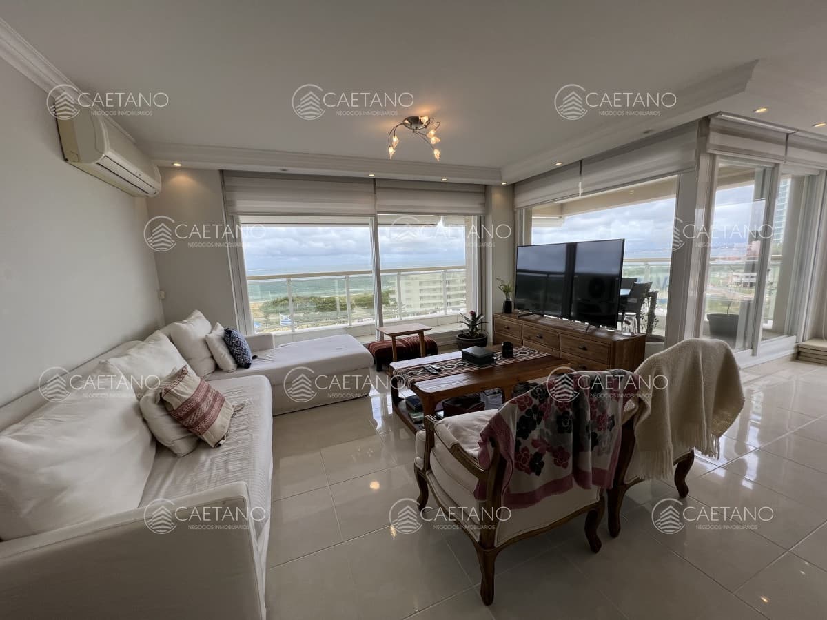 Alquiler anual, invernal o temporal apartamento 3 dormitorios. Playa mansa, Punta del Este. — foto 3
