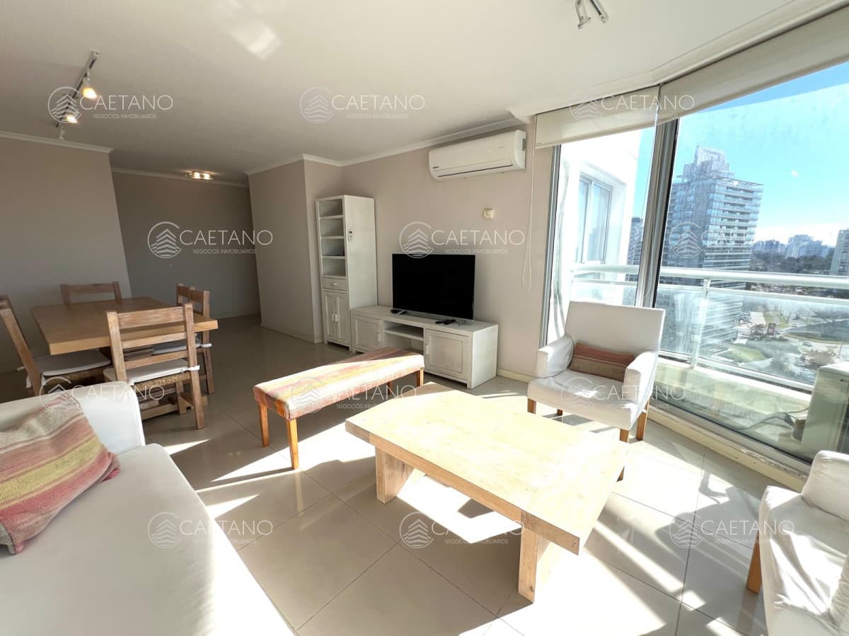 apartamento en venta de 3 dormitorios 3 baños, zona shopping, punta del este — foto 2