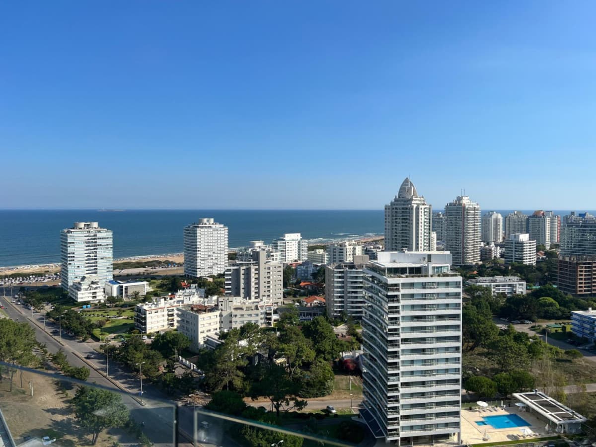 APARTAMENTO EN VENTA y EN ALQUILER TORRE ONE I PISO ALTO