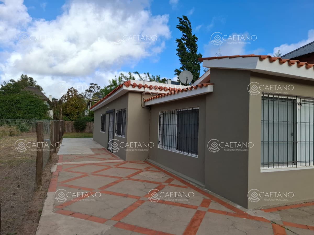 VENTA CASA 3 DORMITORIOS 2 BAÑOS PARRILLERO — foto 2