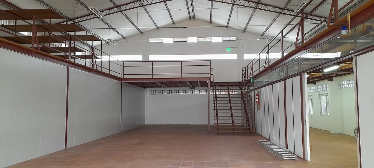 Alquiler Depósito de 704 m2 Zona Shopping, Punta del Este