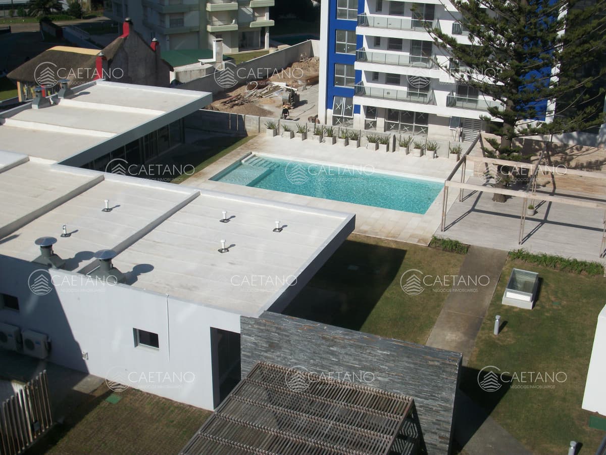 Apartamento de 2 dormitorios en venta en Punta del Este — foto 2