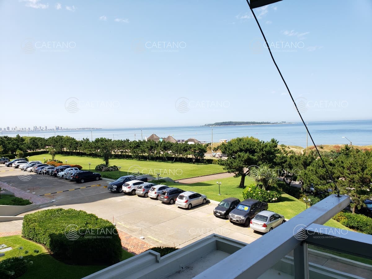 Apartamento 3 dormitorios frente al mar — foto 2