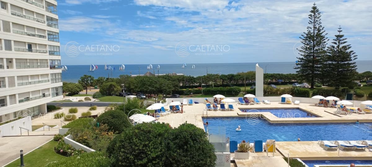 Venta - Apartamento - Punta del Este - 3 dormitorios y servicio - Todos los Servicios — foto 3
