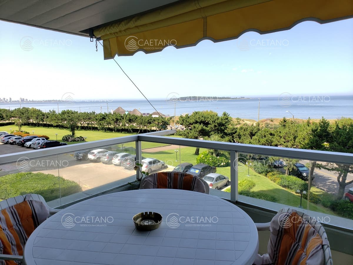 Apartamento 3 dormitorios frente al mar
