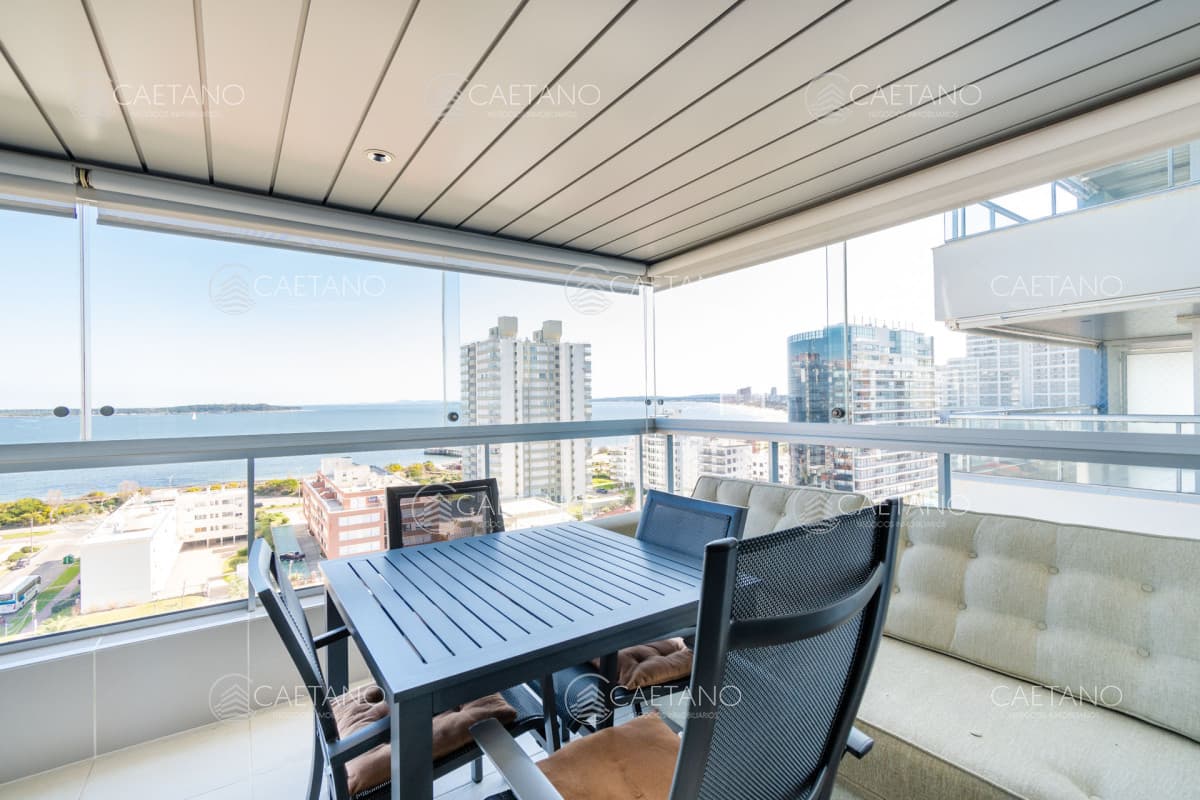 Excelente Apartamento de 2 Dormitorios y Parrillero - Punta del Este — foto 2