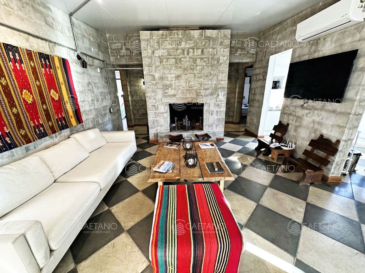 Casa moderna en venta de 3 Dormitorios en Parque Burnett, Pinares