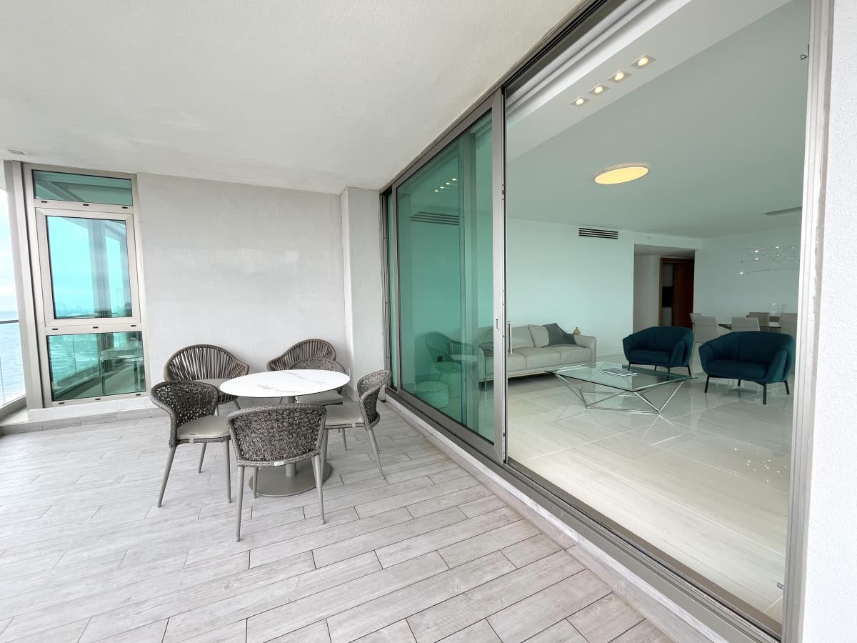 Apartamento 3 dorm + serv, venta en edificio de lujo