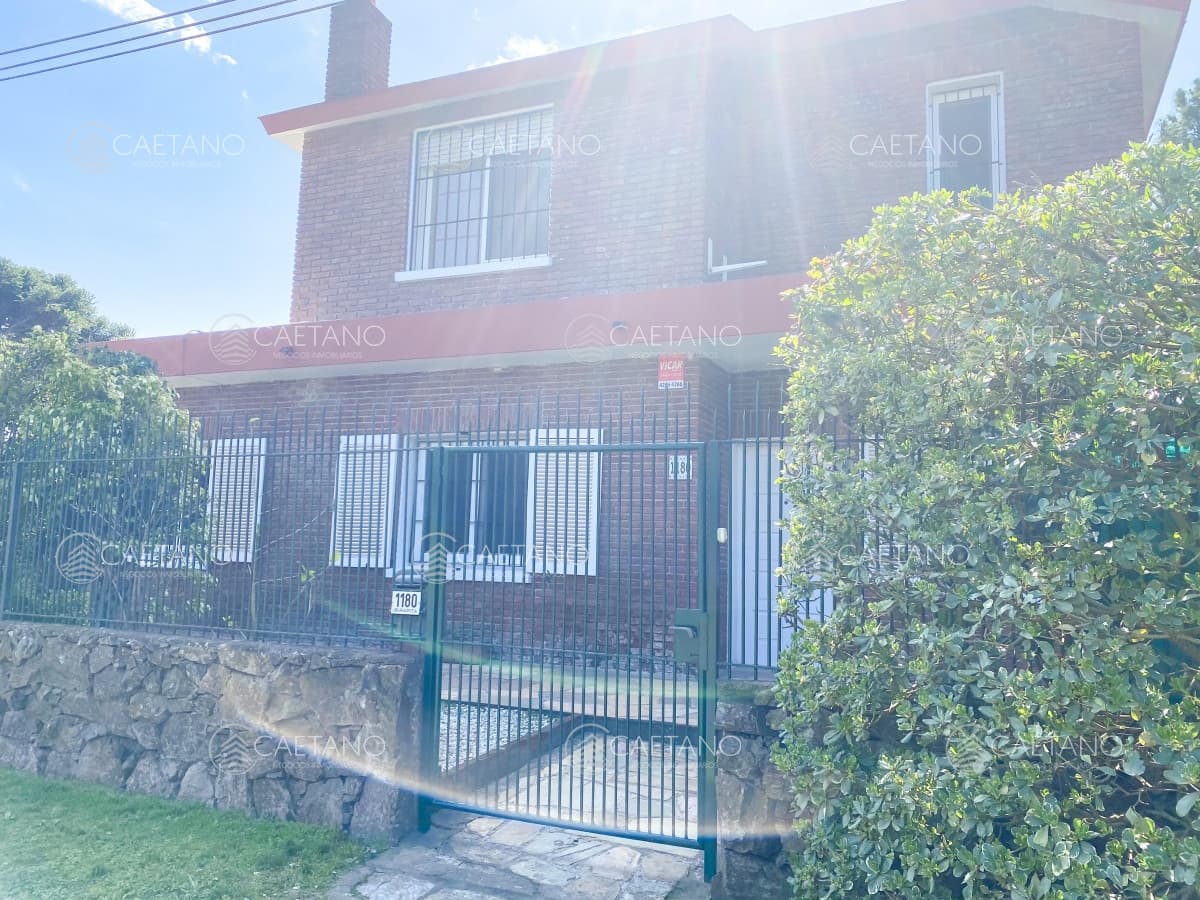 Casa en Venta, 4 dormitorios + 2 Baños y Anexo. — foto 2