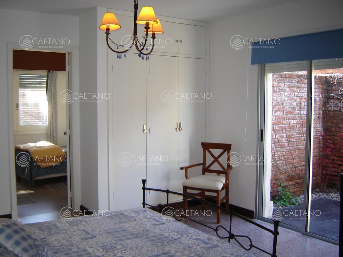 Hotel 12 dormitorios en venta en mansa con jardin — foto 3
