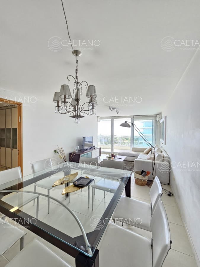 Venta apartamento 2 dormitorios. Playa mansa, Punta del Este. — foto 3