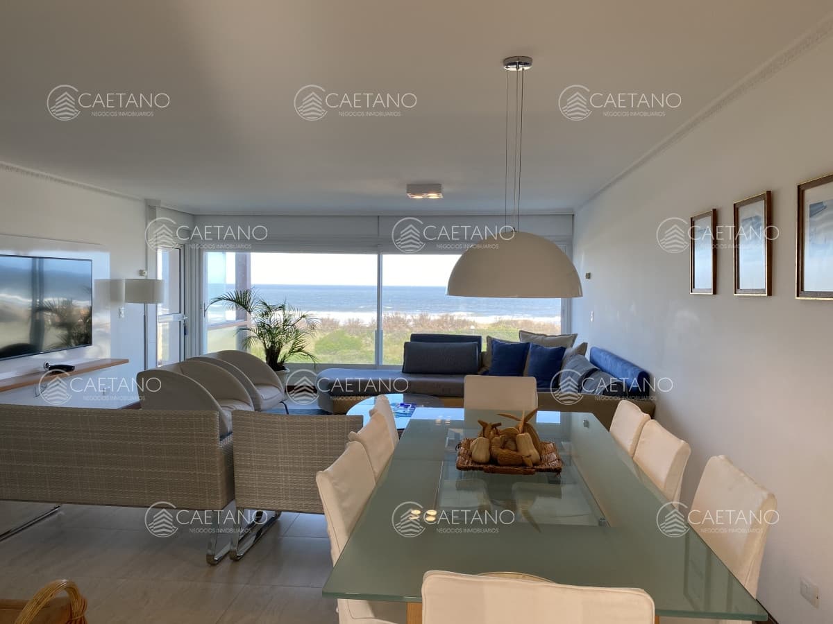 Venta de Penthouse primera línea Playa Brava, Punta del Este