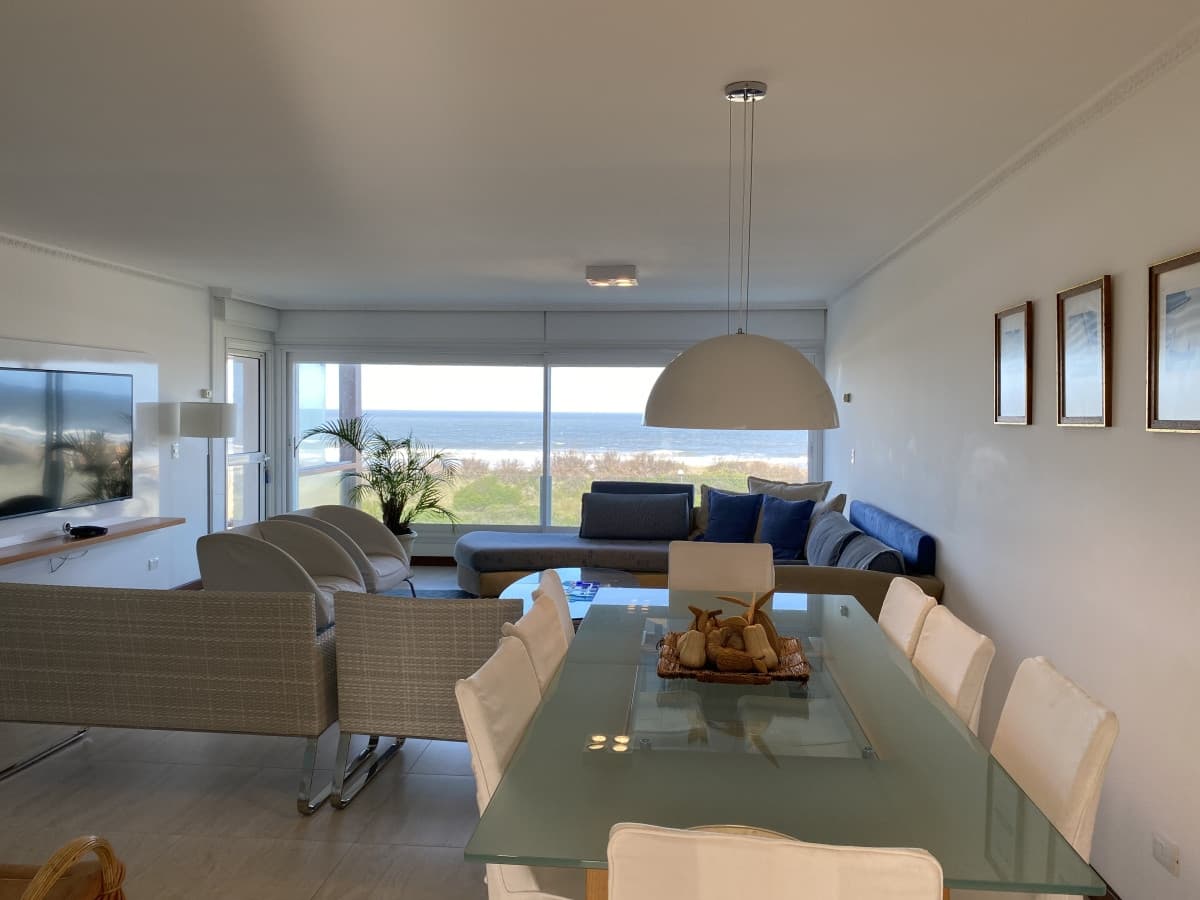 Venta de Penthouse primera línea Playa Brava, Punta del Este