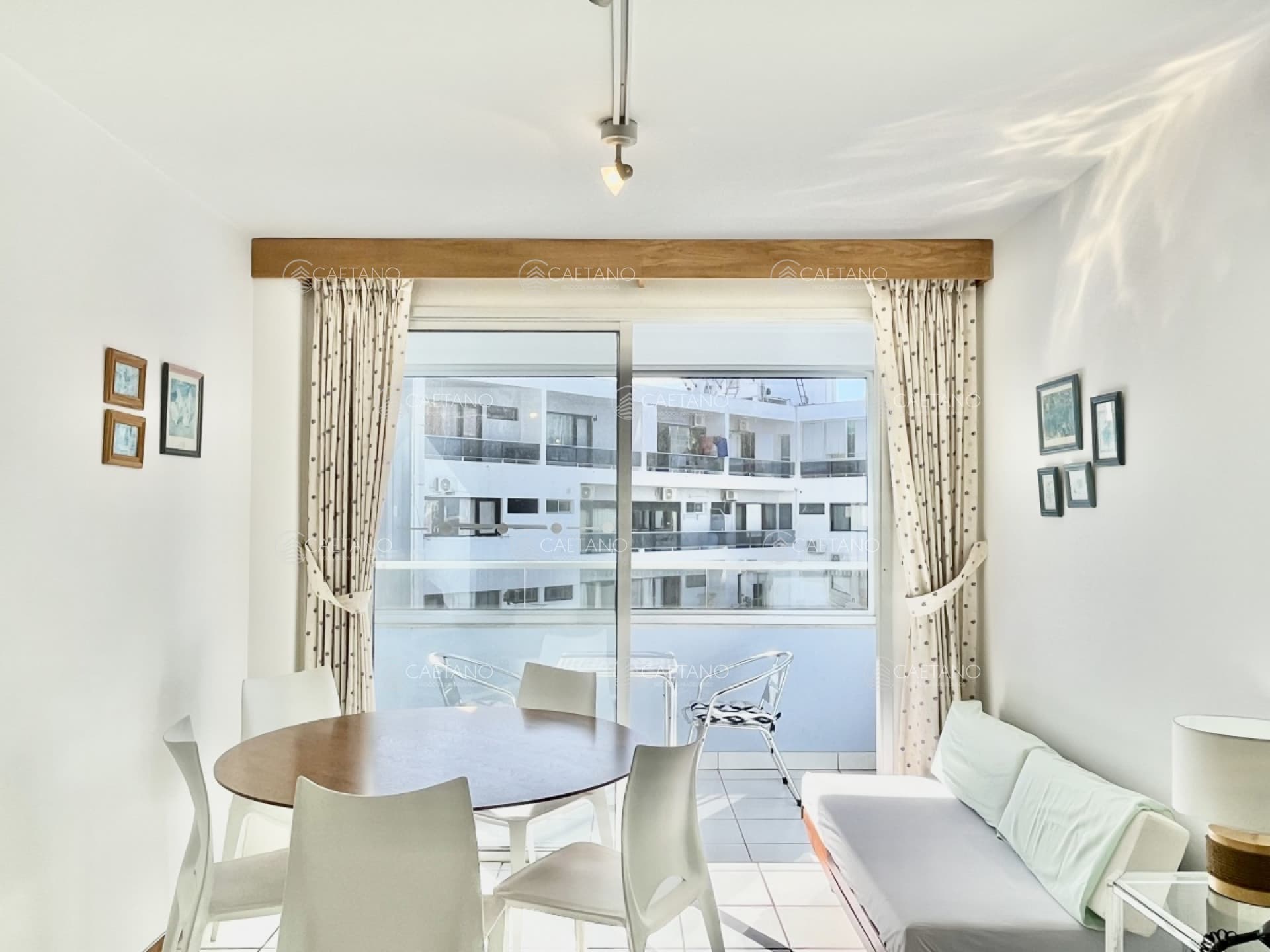 Apartamento 1 Dormitorio en Venta! Punta del Este! Excelente Ubicación y Sol! Piscina, Terraza y Cochera! — foto 3