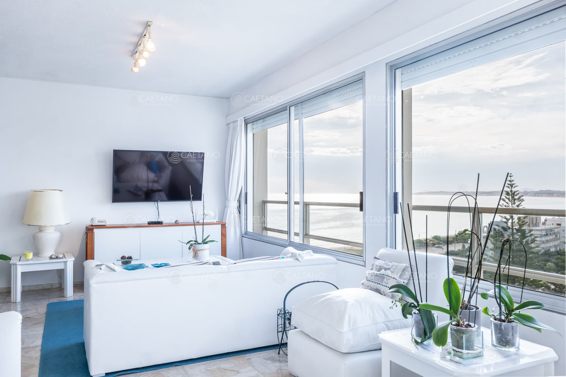 APARTAMENTO EN VENTA FRENTE AL MAR - 2 DORMITORIOS Y MEDIO - TORRE WASHINGTON - PLAYA MANSA - COMPLEJO LINCOLN CENTER