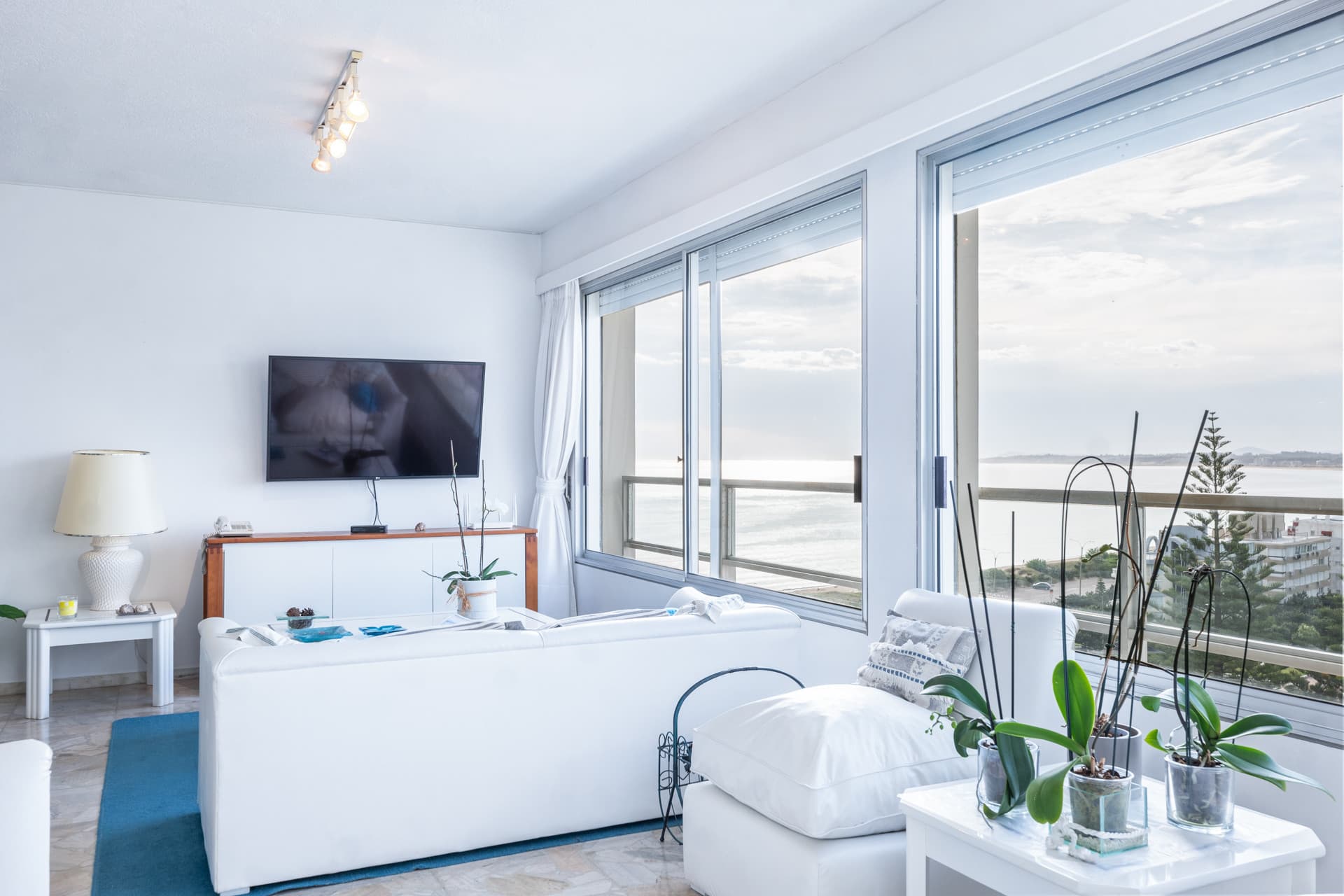 APARTAMENTO EN VENTA FRENTE AL MAR - 2 DORMITORIOS Y MEDIO - TORRE WASHINGTON - PLAYA MANSA - COMPLEJO LINCOLN CENTER