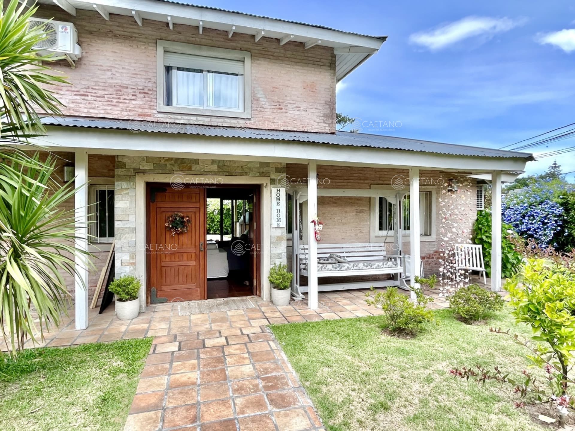 SE ALQUILA IMPRESIONANTE CASA TODA EQUIPADA !! ANUAL O INVERNAL !! AIRE !! PISCINA CLIMATIZADA !! GARAGE !! — foto 2