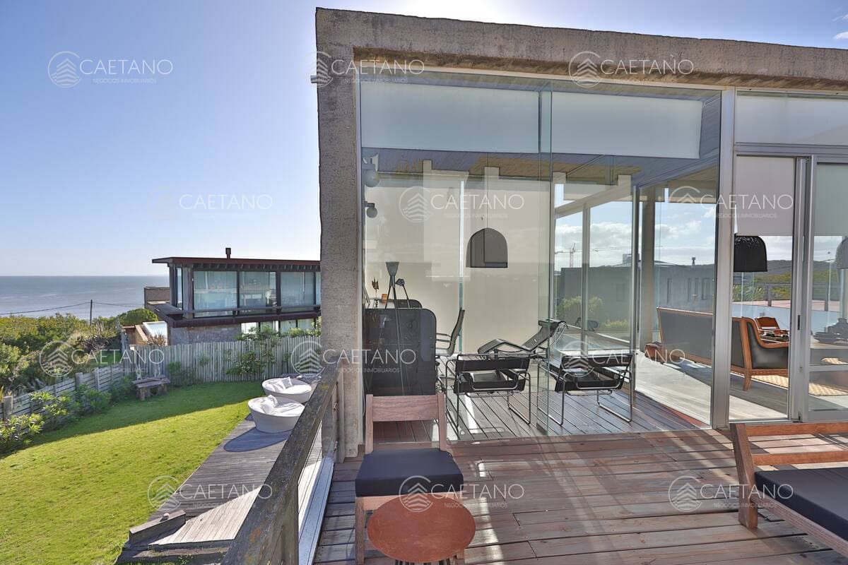 Casa de diseño en alquiler temporal. 4 dormitorios en suite a 50 mts del mar — foto 3
