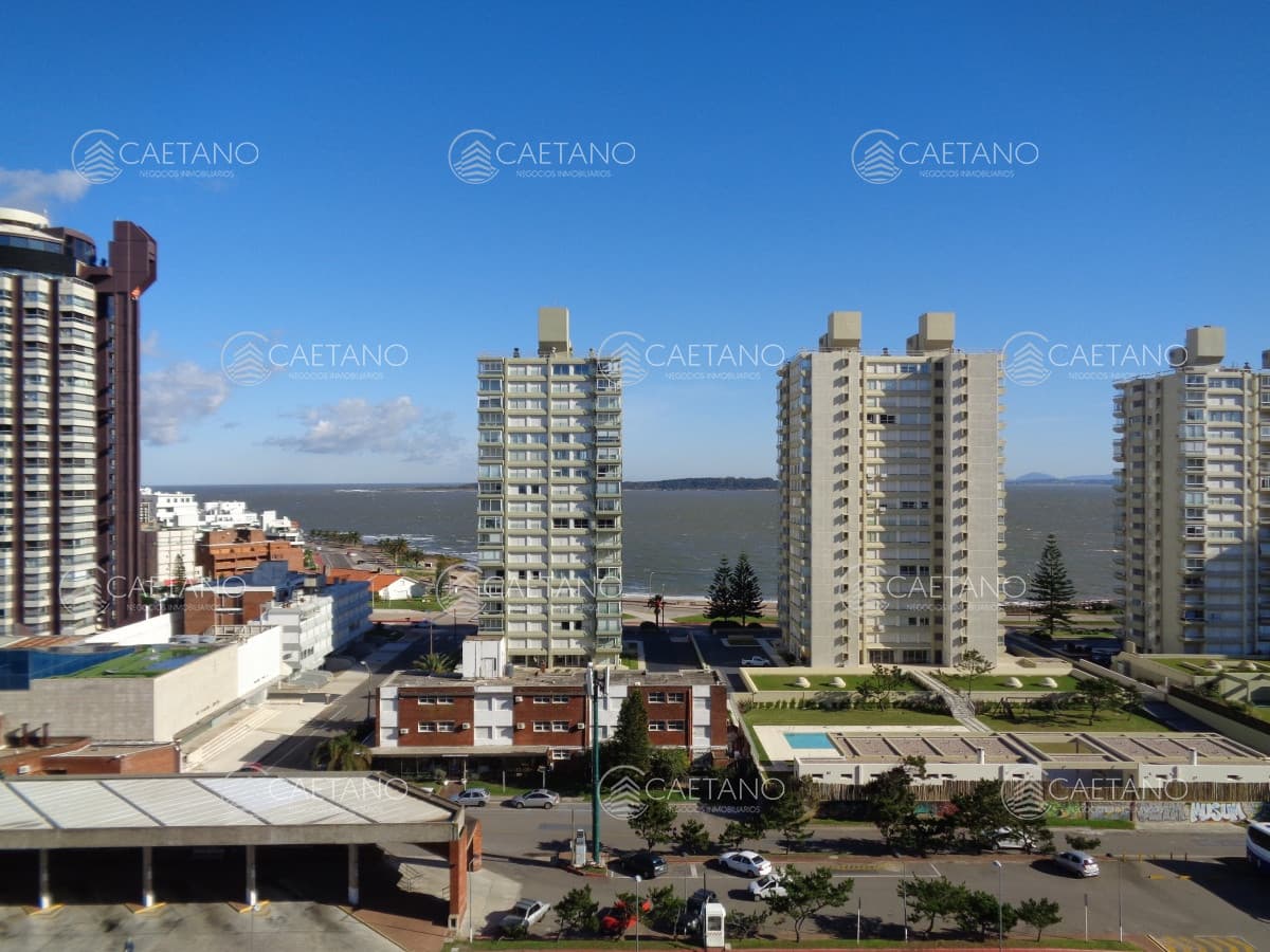 PENT HOUSE EN TORRE IMPERIAL DE PUNTA DEL ESTE VENTA Y ALQUILER — foto 2