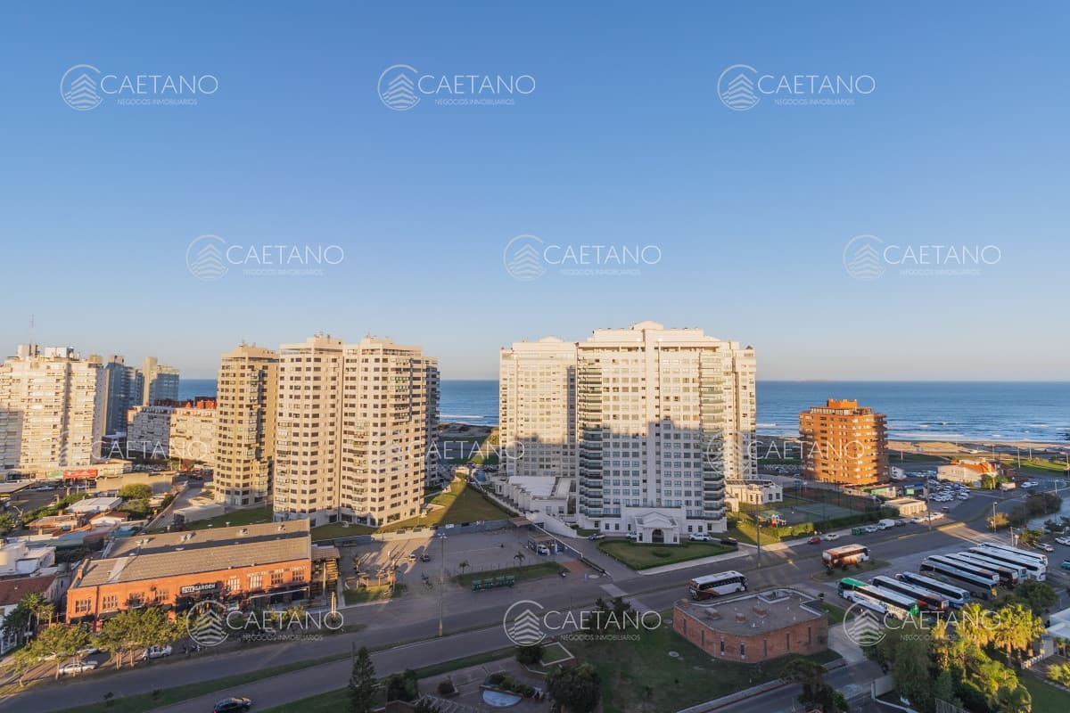 VANGUARDIA - PENT HOUSE EN MANSA - DEPARTAMENTO DE CATEGORIA