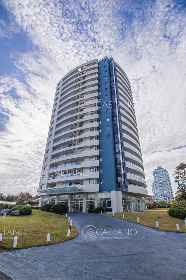 FOREST TOWER - AMPLIO EN LA BRAVA