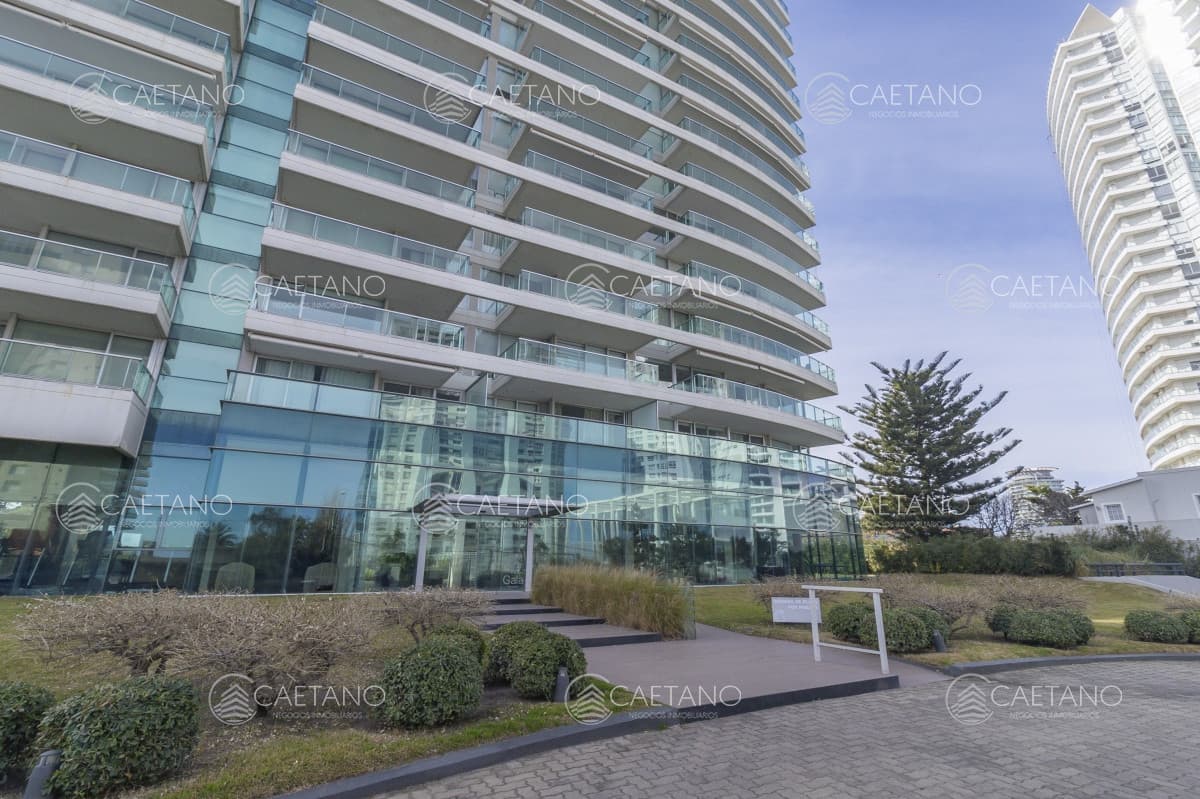 ALQUILER APARTAMENTO TRES DORMITORIOS PUNTA DEL ESTE EDIFICIO GALA TOWER