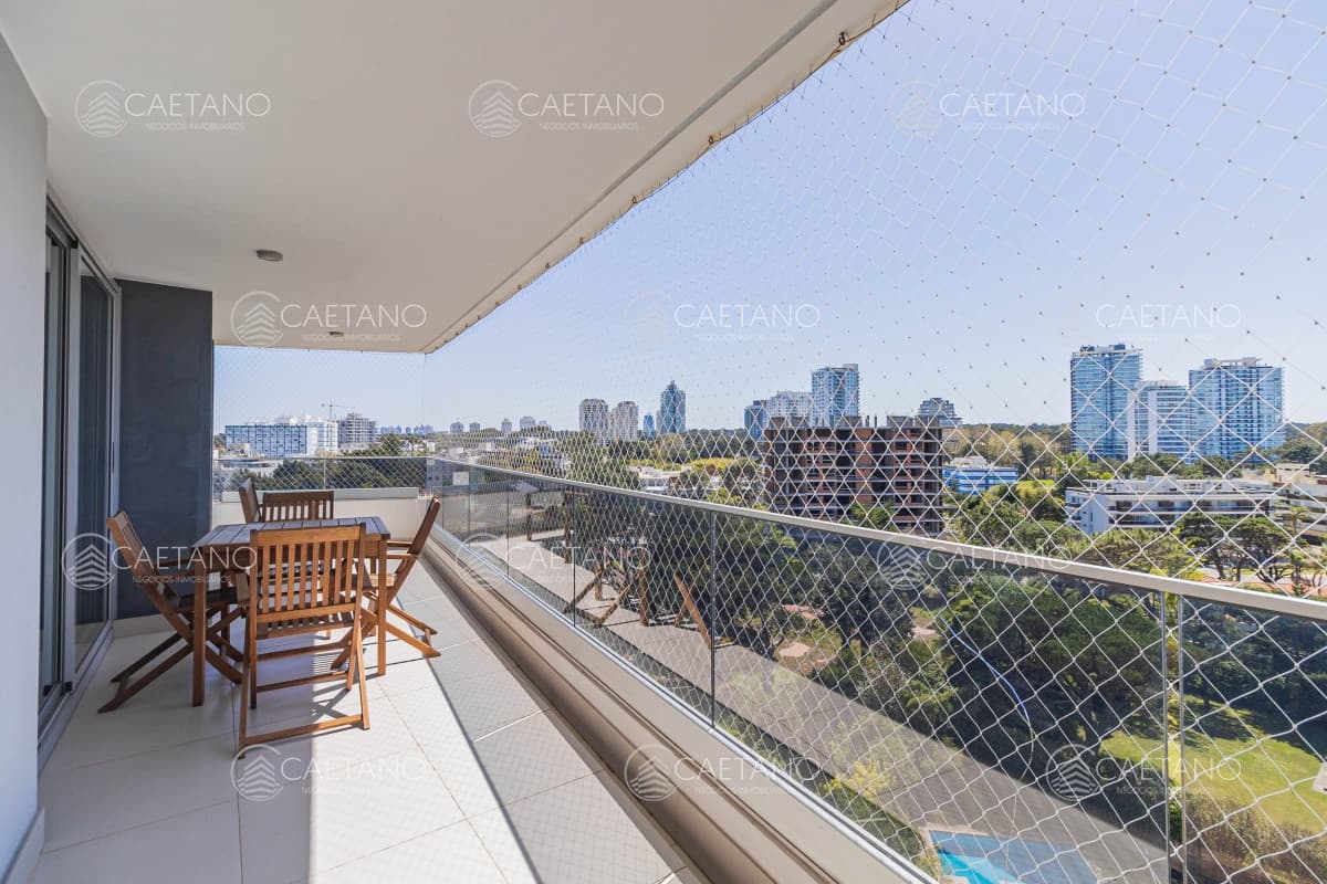 TORRE ESMERALDA - SUPER EQUIPADO - PISO ALTO VISTA DESPEJADA - AMPLIO DEPARTAMENTO — foto 2