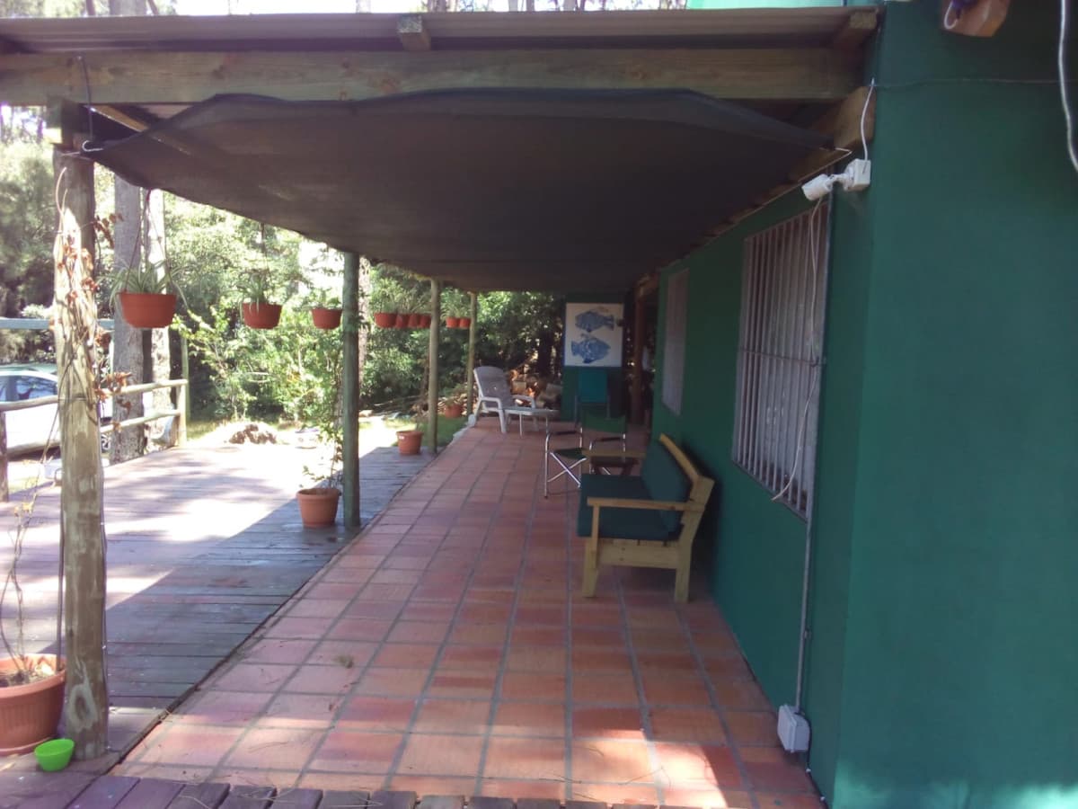 Venta! Casa de excelente construcción, 1 cuadra del mar