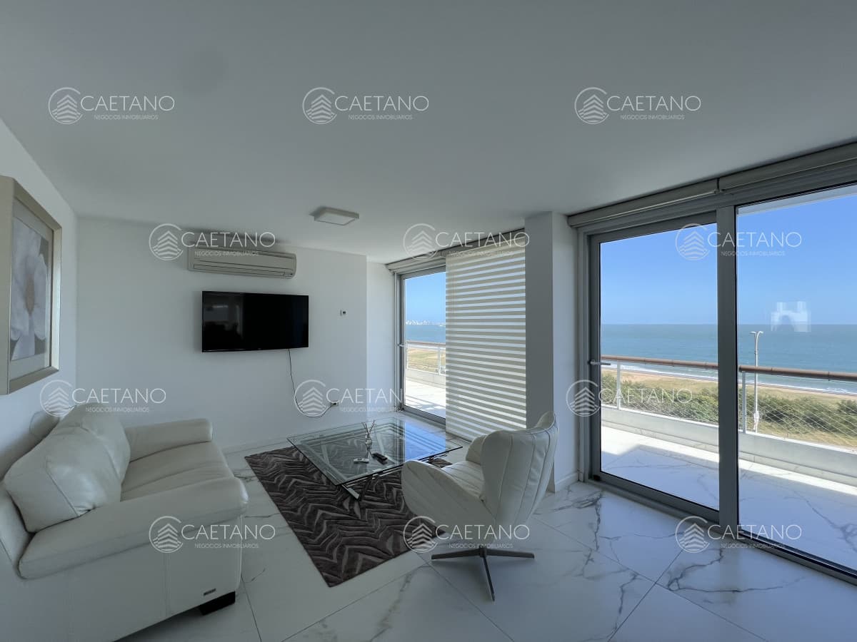 Hermoso apartamento en , venta y alquiler temporal  4 dormitorios. Playa mansa. — foto 2
