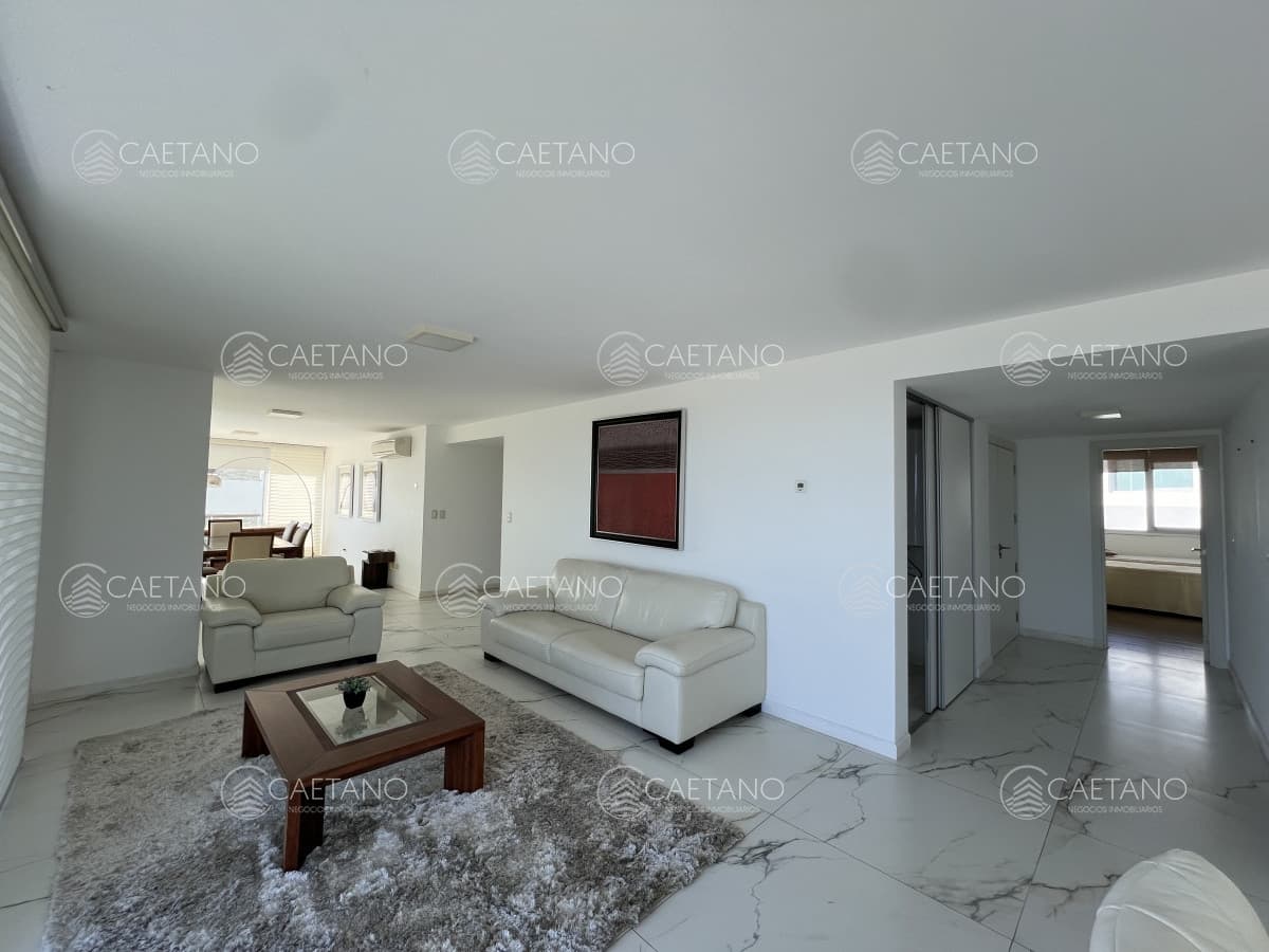 Hermoso apartamento en , venta y alquiler temporal  4 dormitorios. Playa mansa. — foto 3