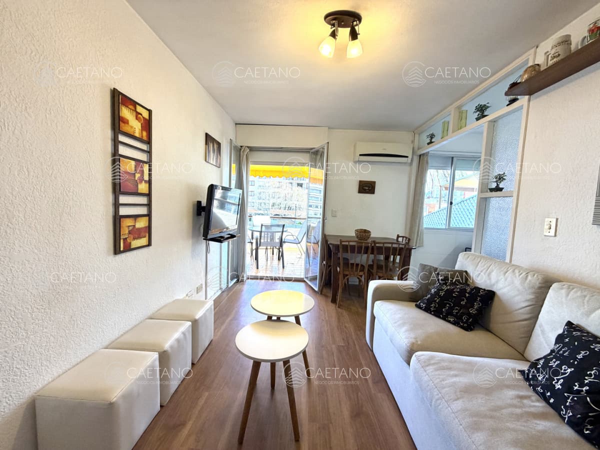 Un dormitorio en venta con gran terraza en Peninsula. — foto 3
