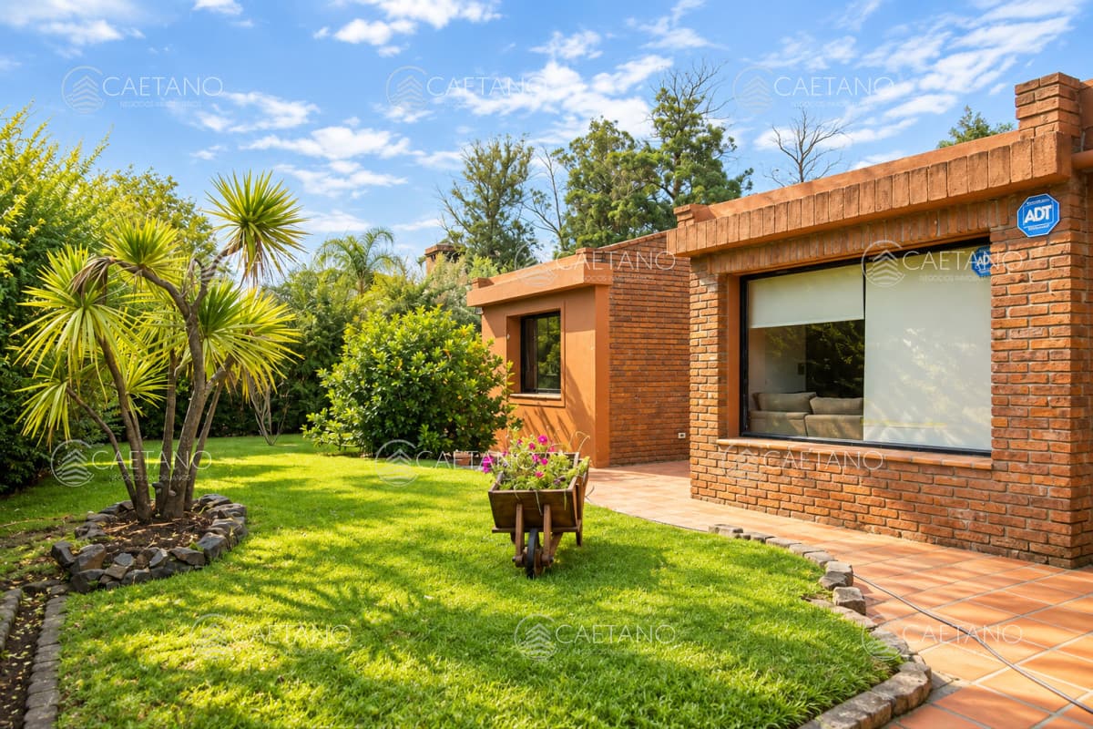 En venta casa de 3 Dormitorios en Jardines de Córdoba
