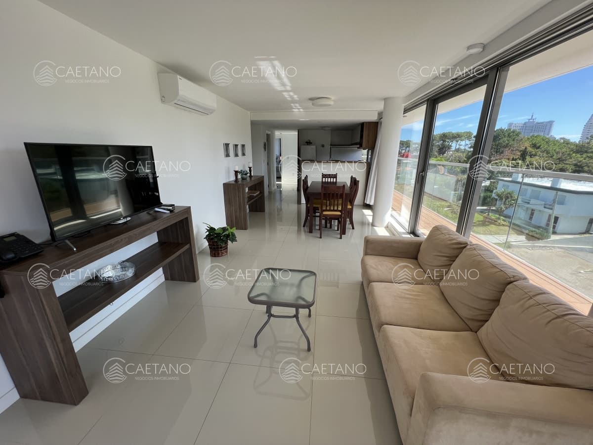 Venta de apartamento 2 dormitorios en edificio de categoría Playa Brava — foto 2