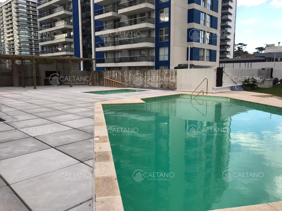 Alquiler anual y temporada de apartamento 2 dormitorios a pasos de Playa brava en Punta del este — foto 3