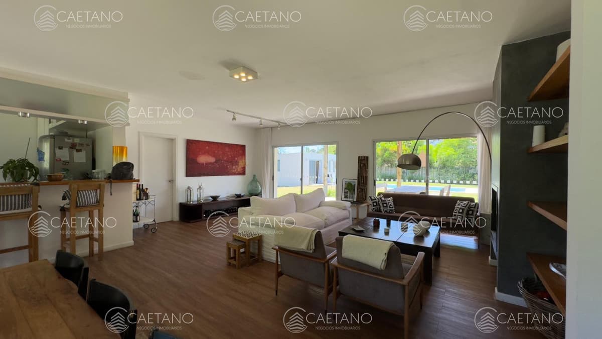 Alquiler anual de casa 4 dormitorios en barrio privado con Pisicna en Punta del este — foto 3