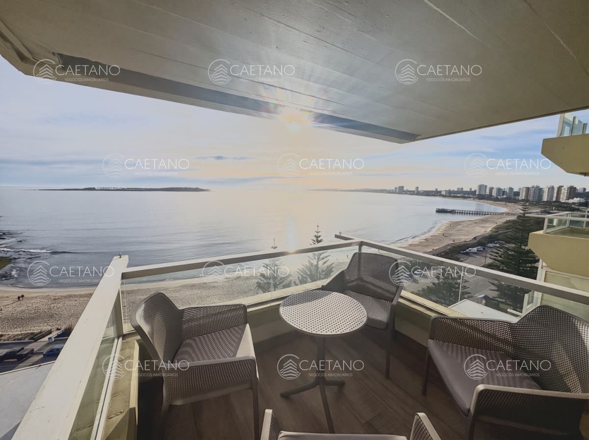 Malecon 3 dormitorios en venta, primera linea a playa Mansa — foto 3