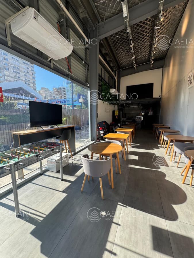 Espectacular local comercial en alquiler frente a Fresh Market y en diagonal a Sanatorio Mautone — foto 2