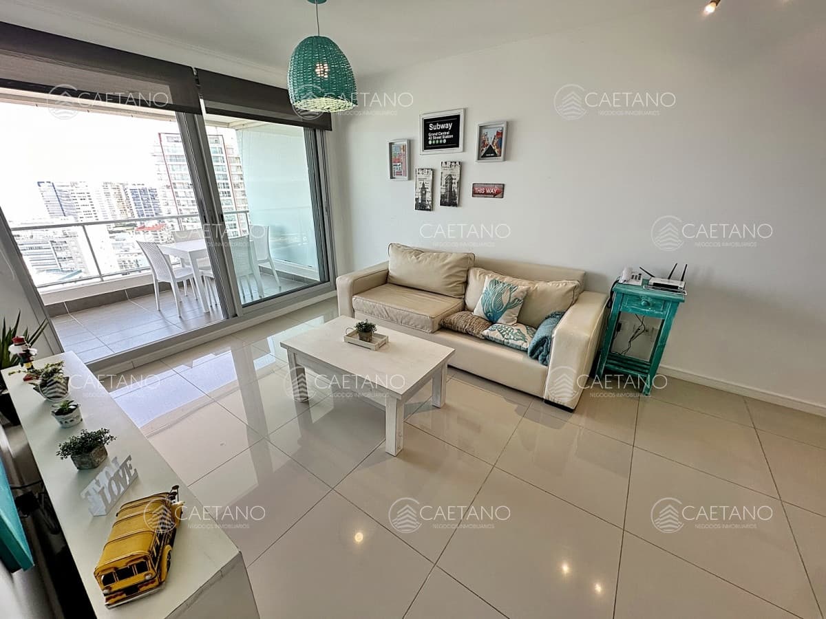 Wind Tower. Punta del Este piso alto en alquiler