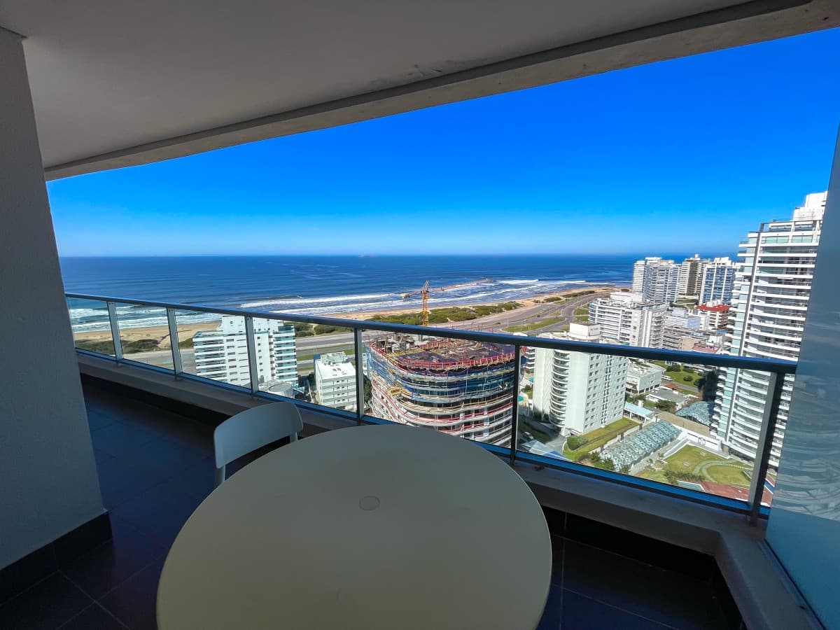 Apartamento en alquiler de verano, a pasos de Playa Brava