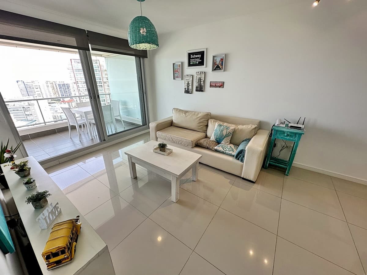 Wind Tower. Punta del Este piso alto en alquiler