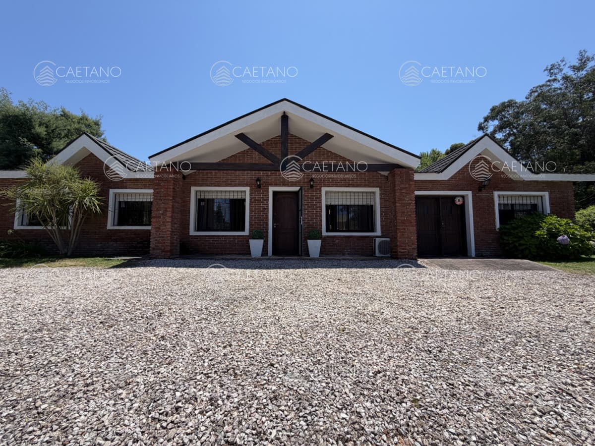 Hermosa casa en barrio Residencial de Punta del Este a pasos de todo!