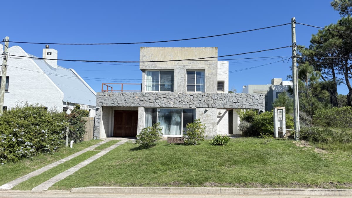 Hermosa casa en Montoya con vista al mar