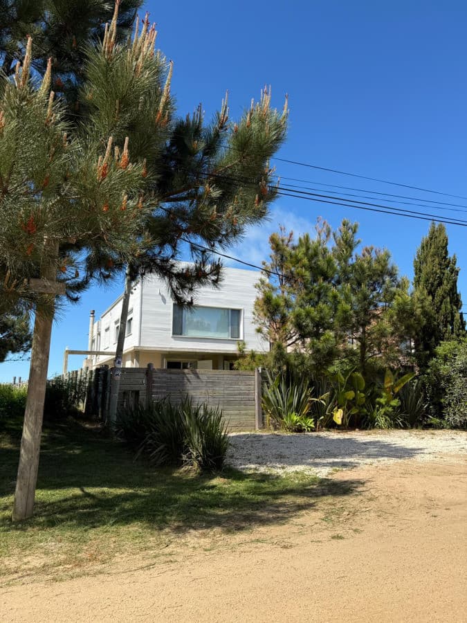 Muy linda y cómoda casa en Montoya