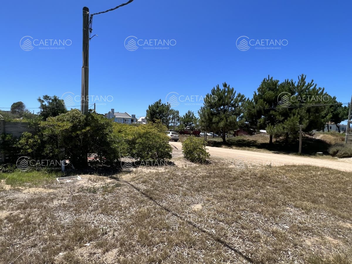 Lote próximo a la playa en Montoya, La Barra — foto 3