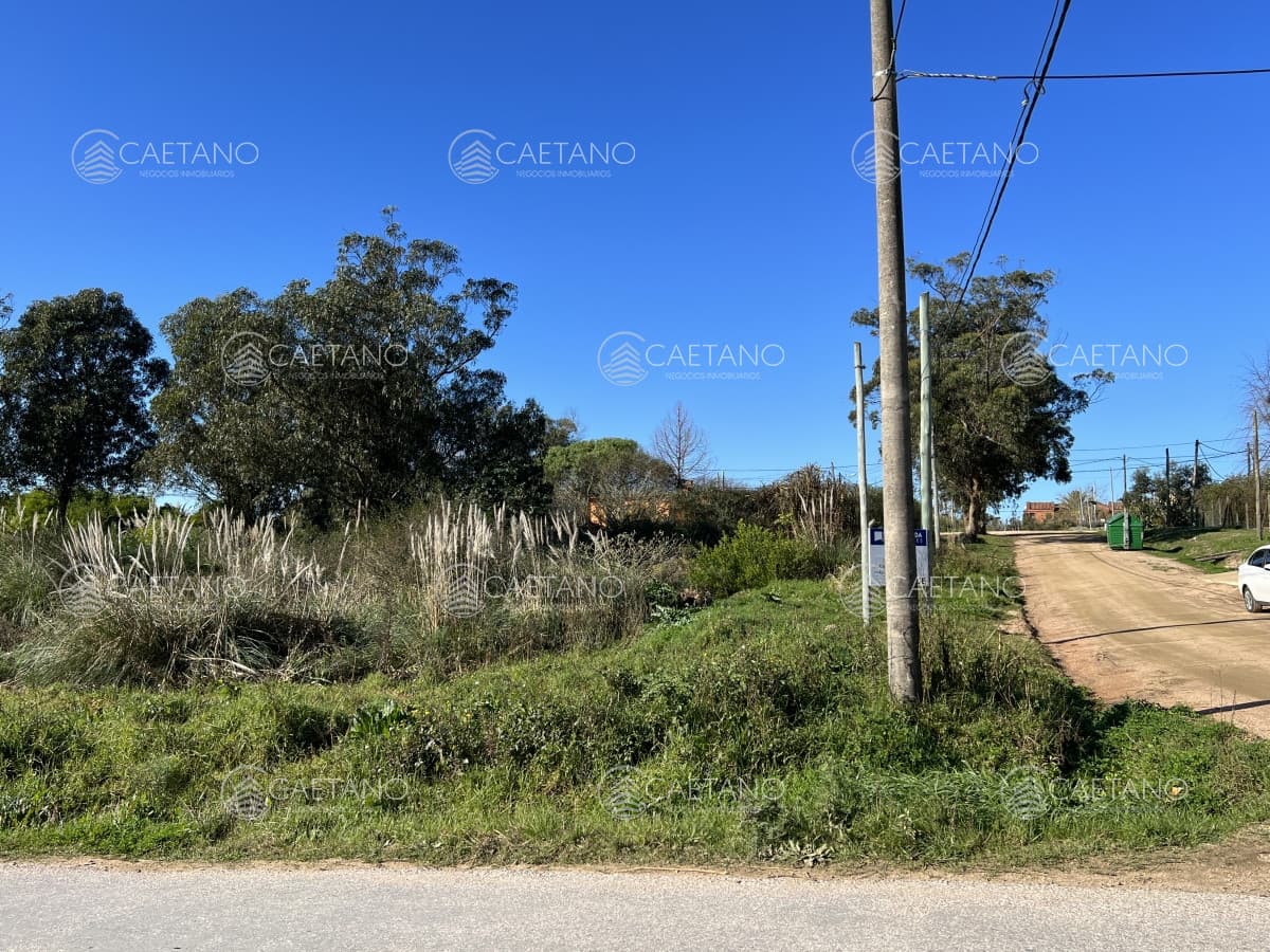 Terreno en El Chorro a 1kmts del mar y Ruta 10, esquinero, 501m2. — foto 2
