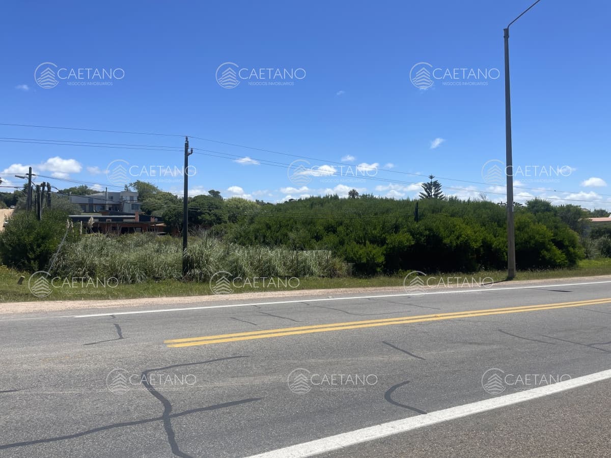 Lote sobre ruta 10 en Balneario Buenos Aires