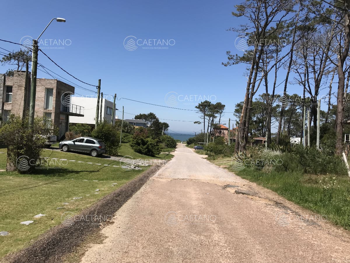 Buen lote en venta en Montoya, La Barra — foto 2