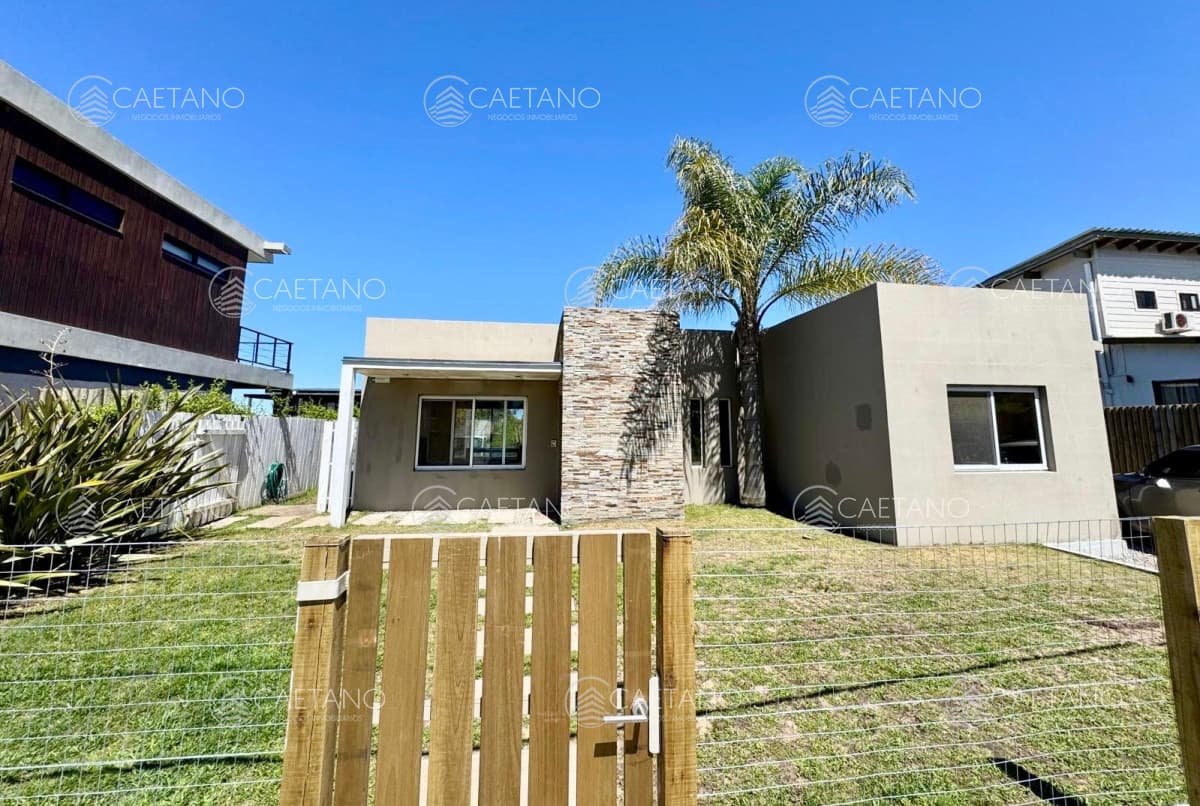 Excelente casa en Alquiler de temporada en Manantiales.