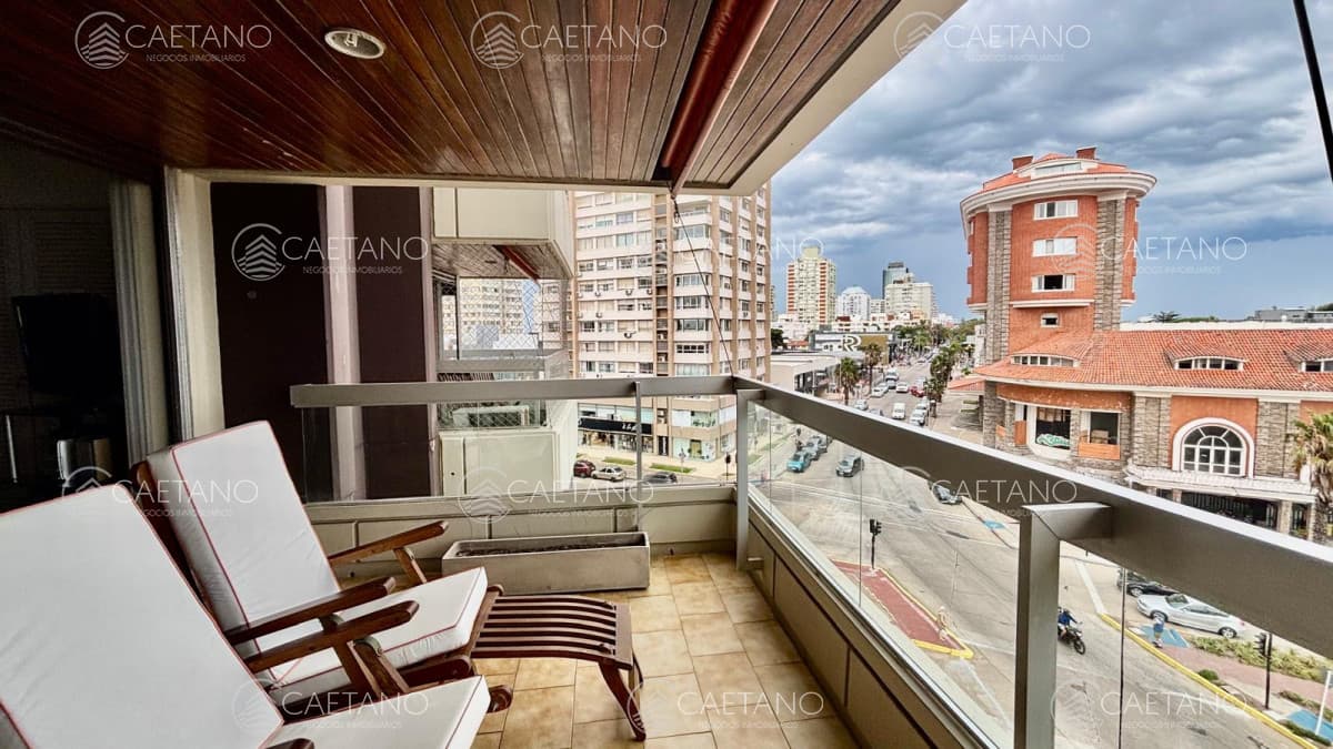 Departamento en venta de 3 dormitorios en Mansa con parrillero propio — foto 2