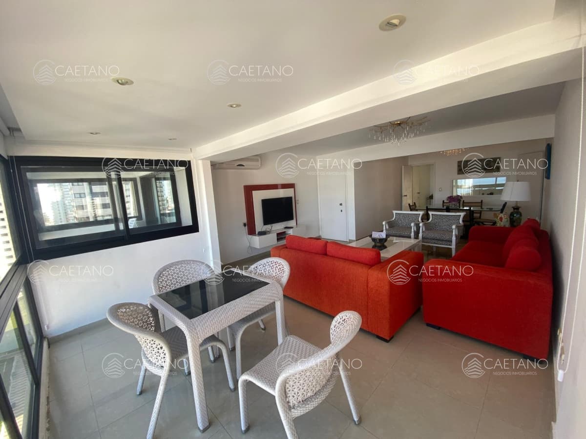 Apartamento de 4 dormitorios a la venta - Punta del Este — foto 2